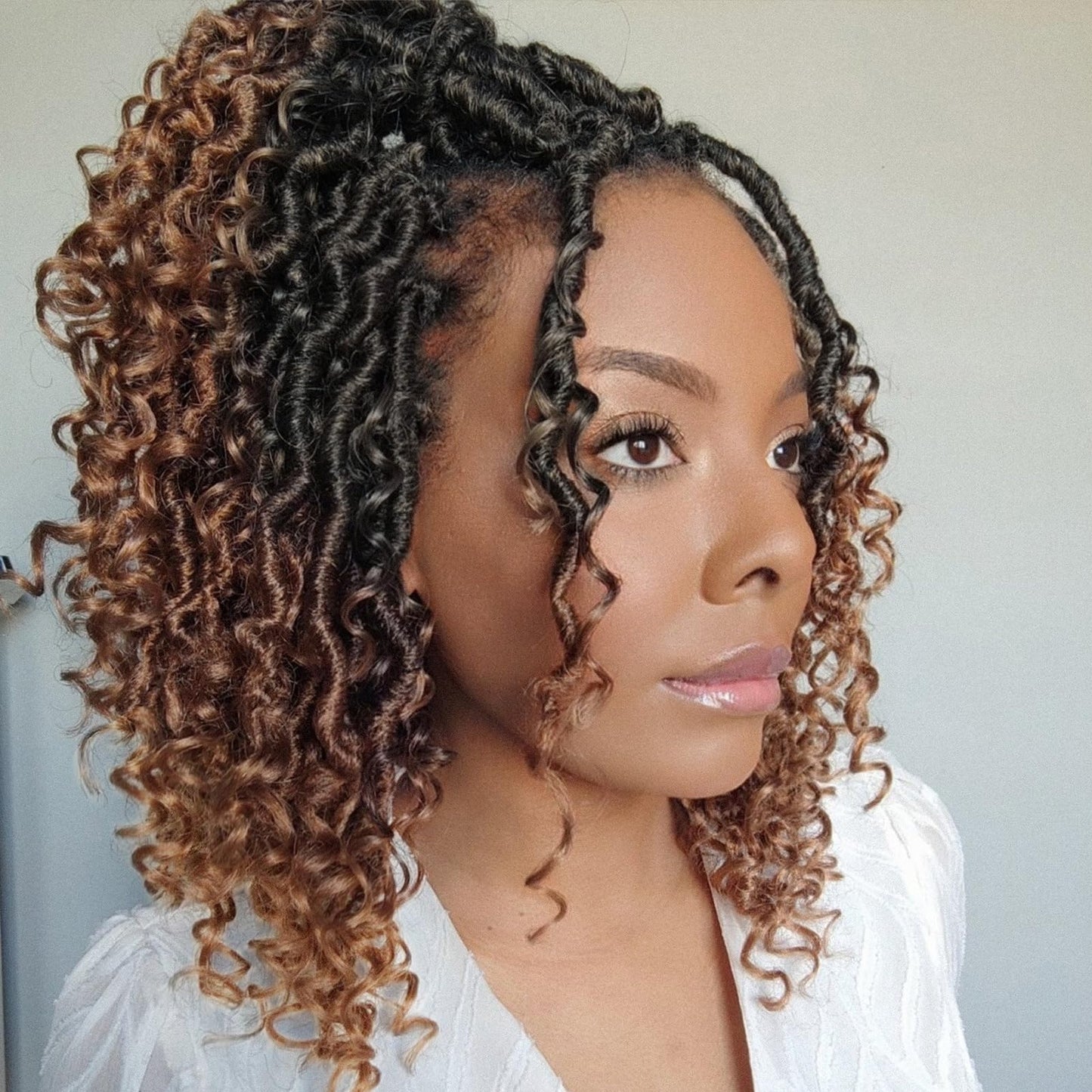 Zrq 10 Inch Goddess Locs Crochet Hair 8 Packs Short River Locs Crochet Braids, 3Tone Pre Looped Hippie Locs With Curly End Synth